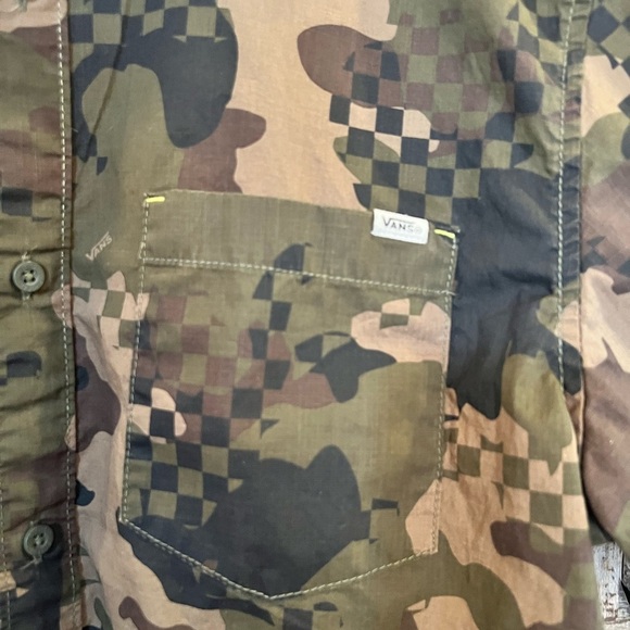 VANS-Men’s Short Sleeve Button Down Shirt - Picture 3 of 10